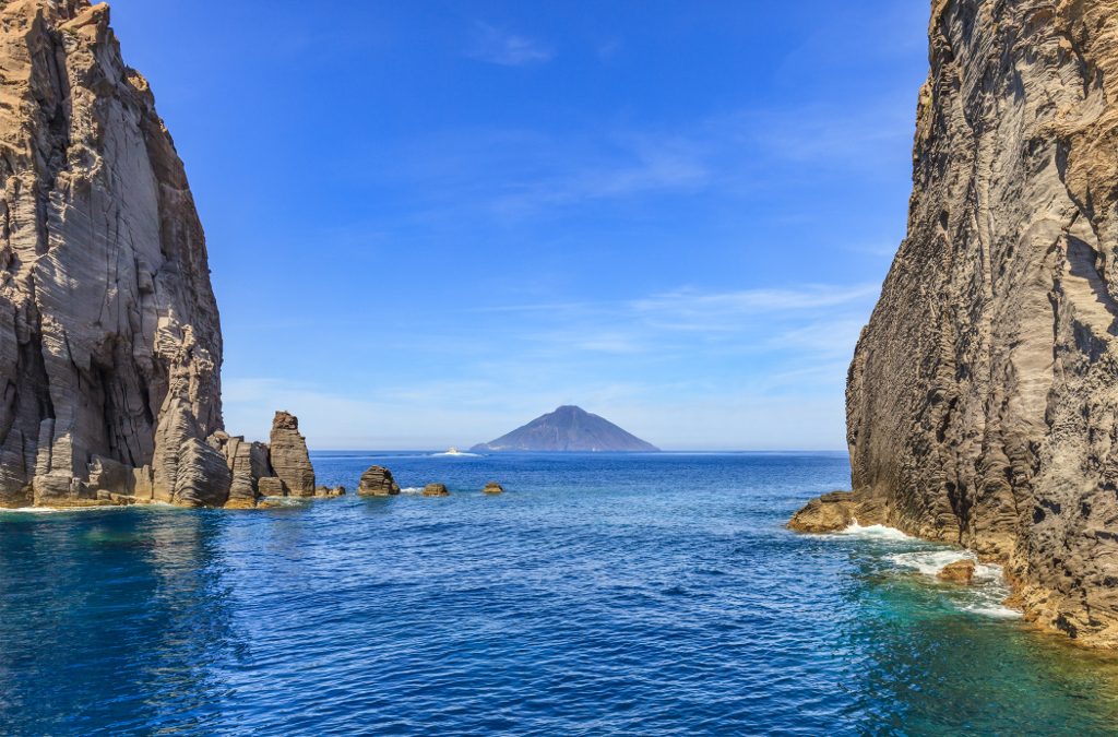 isole eolie in catamarano prezzi